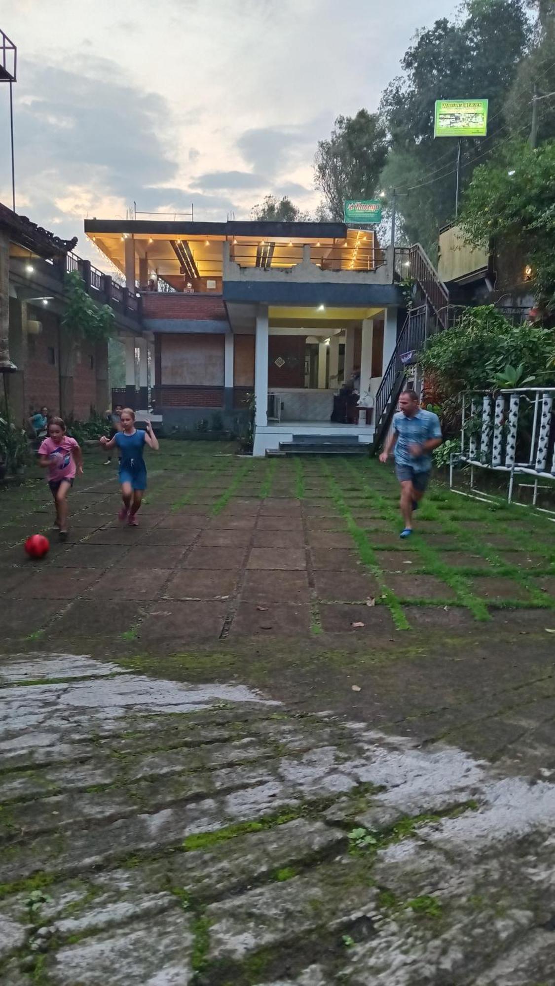 Kanaya Homestay & Warung Heaven Munduk  Luaran gambar